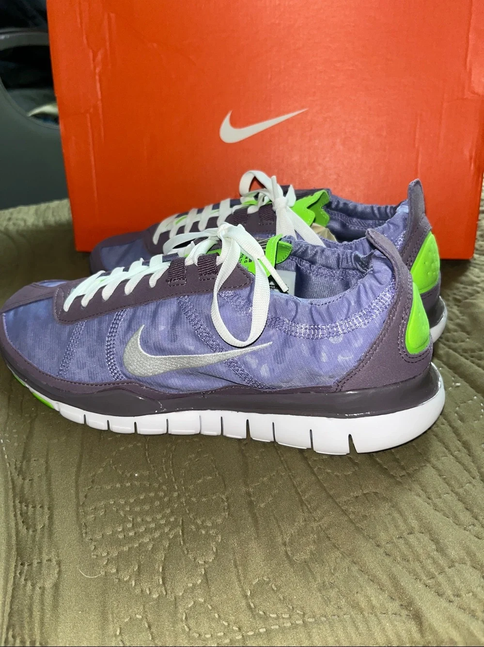 NEW Nike women’s TR Free Twist 7.5 Dark Plum Rare w box